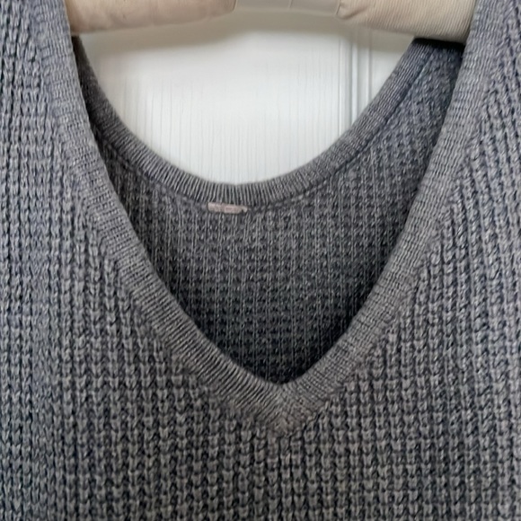 Lululemon Sz 4 The Sweater Life Vneck Knit Longsleeve Grey - Picture 4 of 8